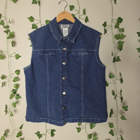 Denim Button-Front Vest with Floral Dress Layering - Picture 2 of 8